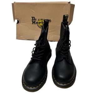 Dr. Martens 1460 Black Greasy Leather Lace Up Boots 11822003  W Size 8 M size 7